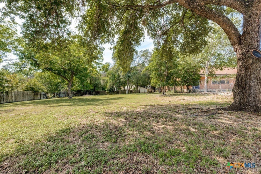 0.52 acres in Hays County gallery image 2