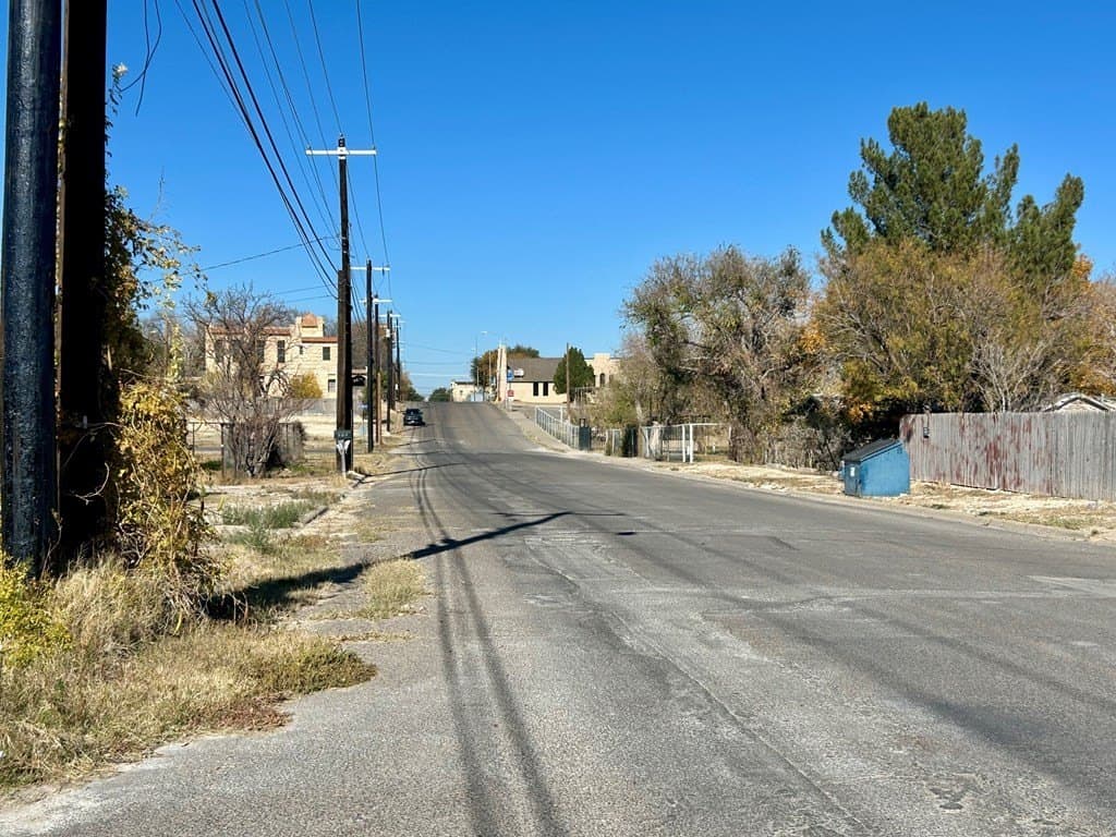 0.5 acres in Pecos County gallery image 4