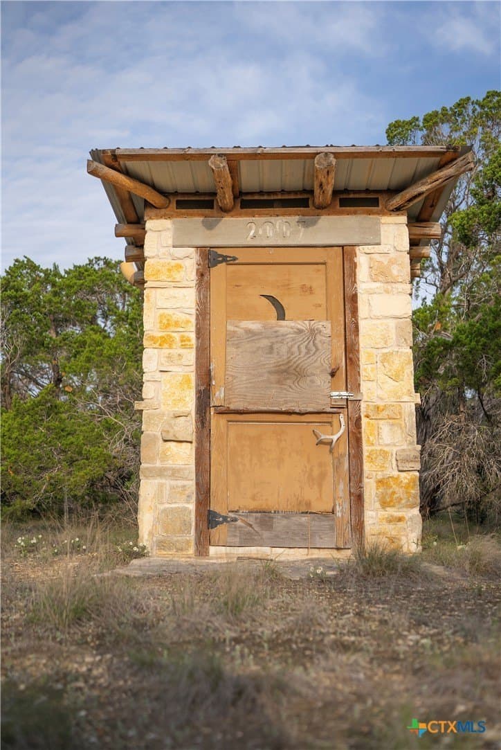 100.01 acres in Hays County - photo 44