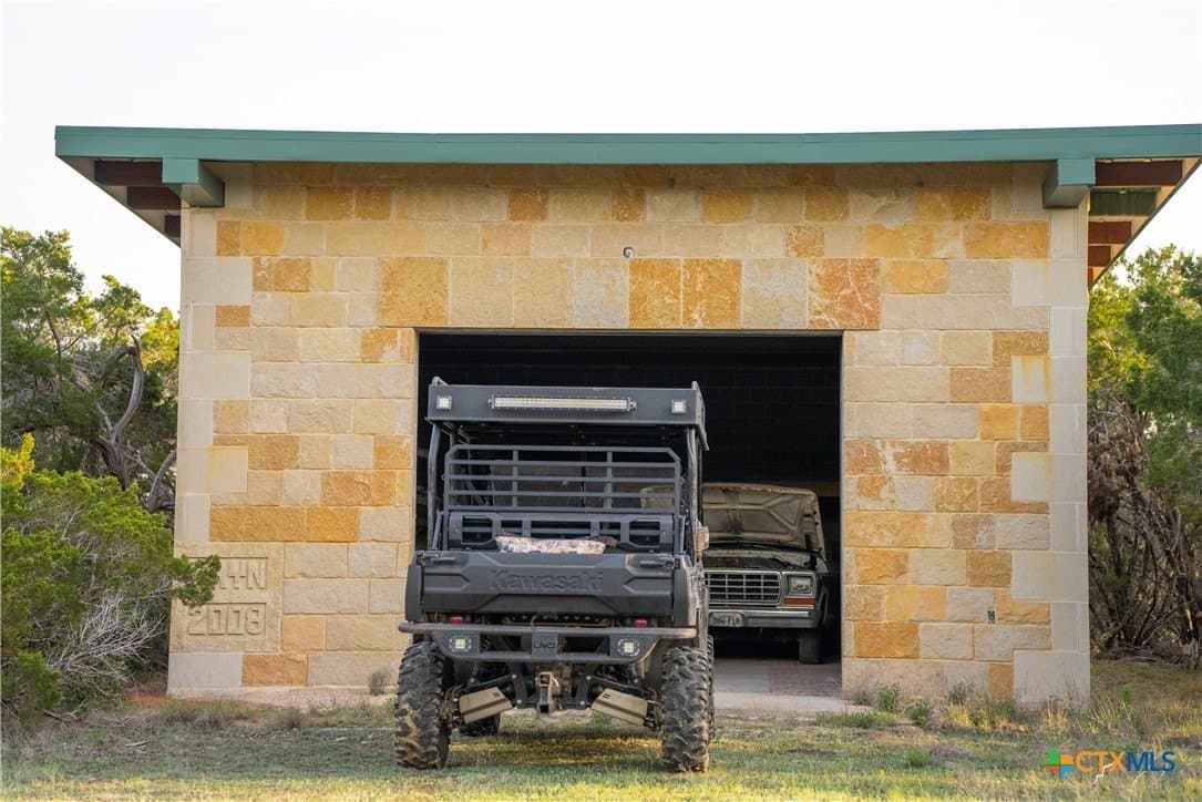 100.01 acres in Hays County - photo 36
