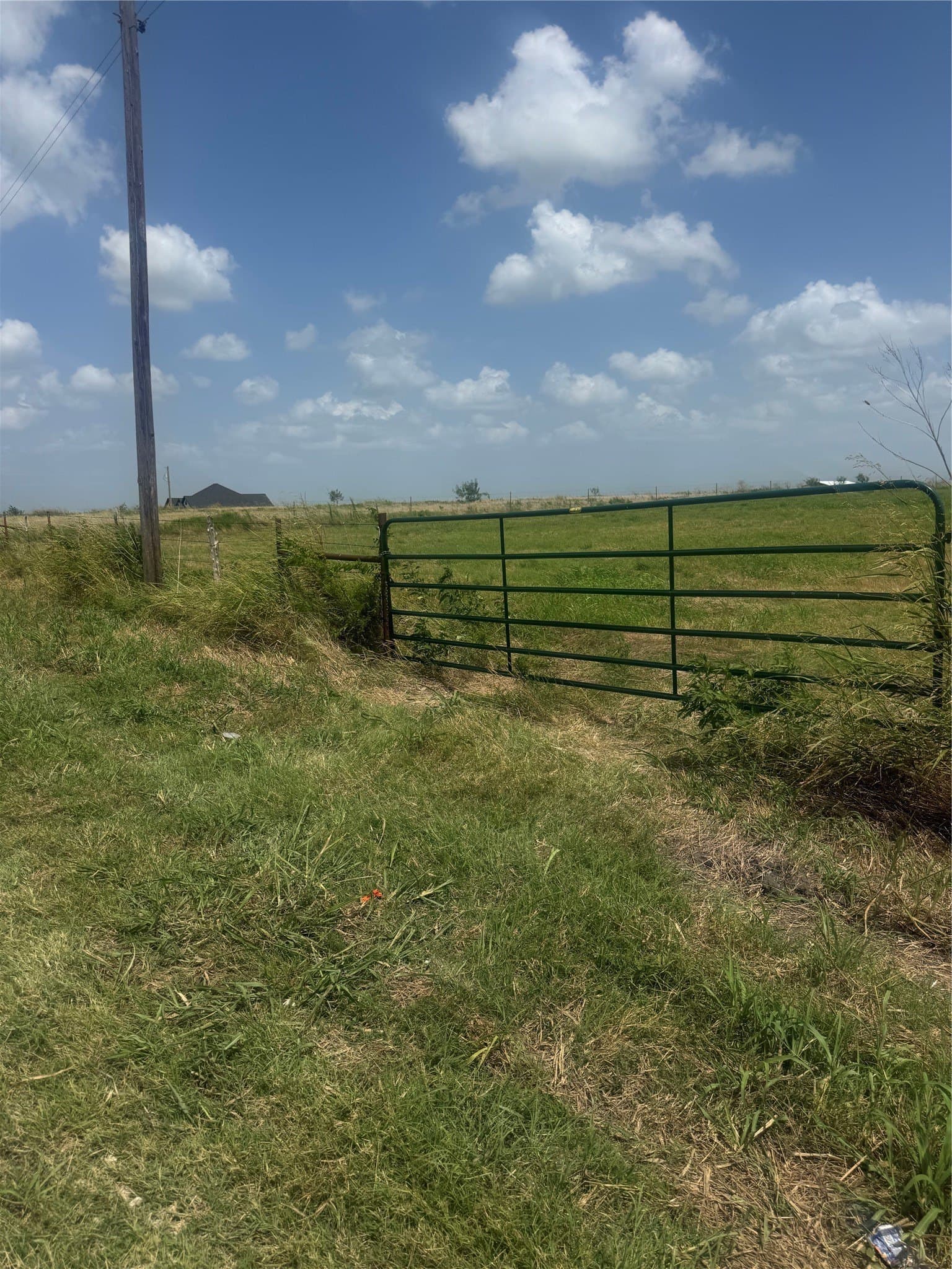 4 acres in Navarro County