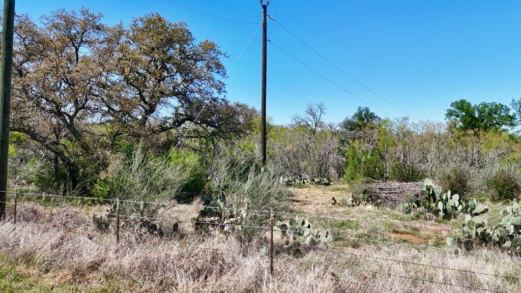 5.63 acres in Llano County gallery image 4