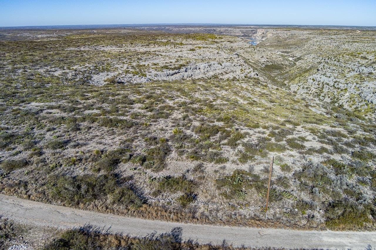 11.99 acres in Val Verde County gallery image 4