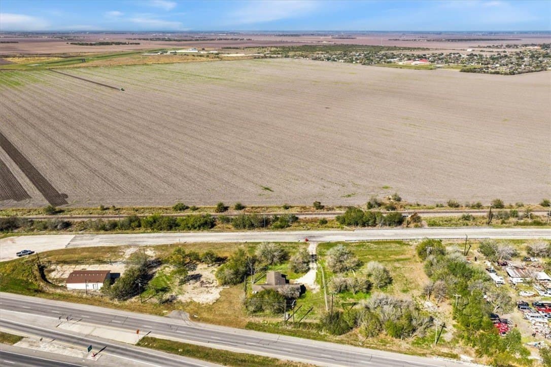 72,702 acres in Nueces County - photo 32