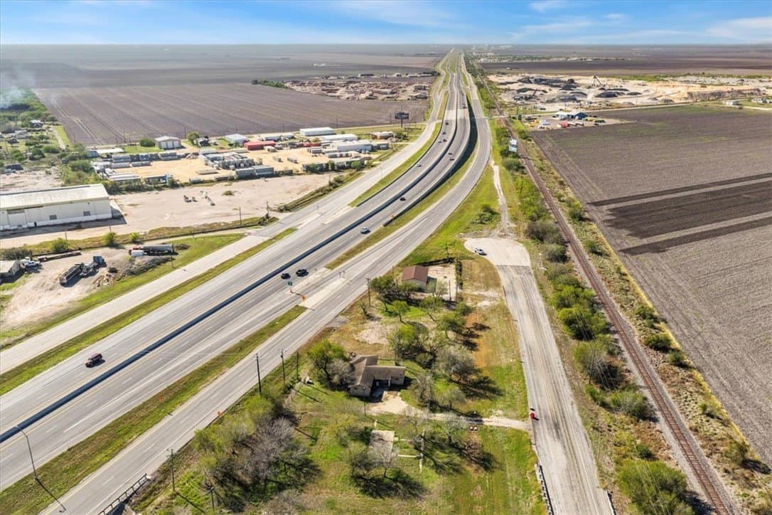 72,702 acres in Nueces County - photo 31