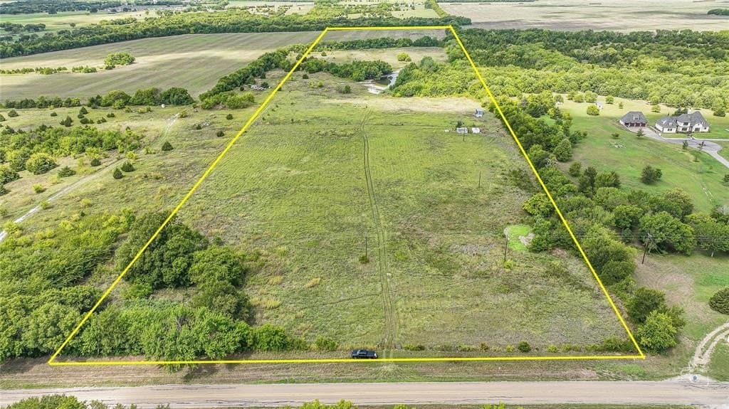 34 acres in Grayson County