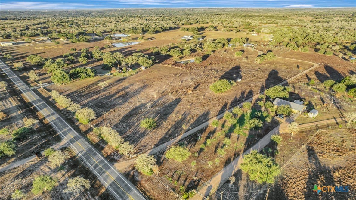 6.9 acres in DeWitt County gallery image 4