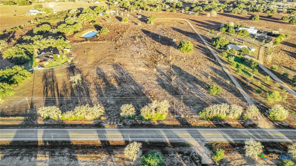 6.9 acres in DeWitt County gallery image 3