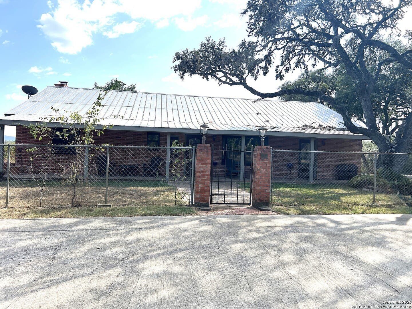 10.73 acres in Bandera County gallery image 2