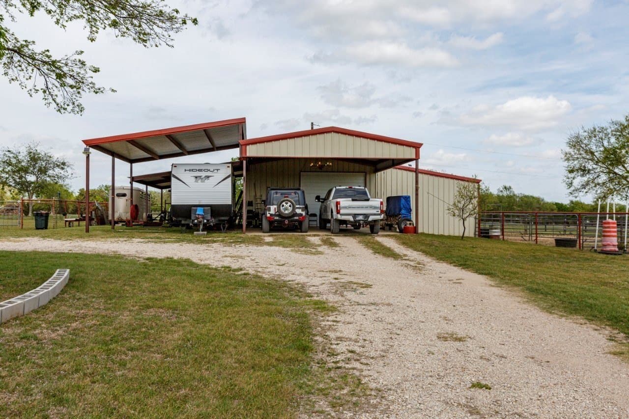 10.01 acres in Ellis County - photo 30