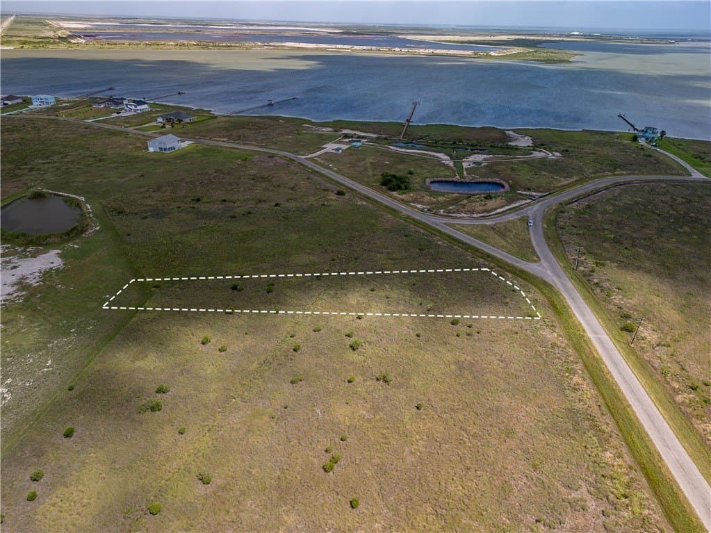 1.2 acres in Aransas County gallery image 3