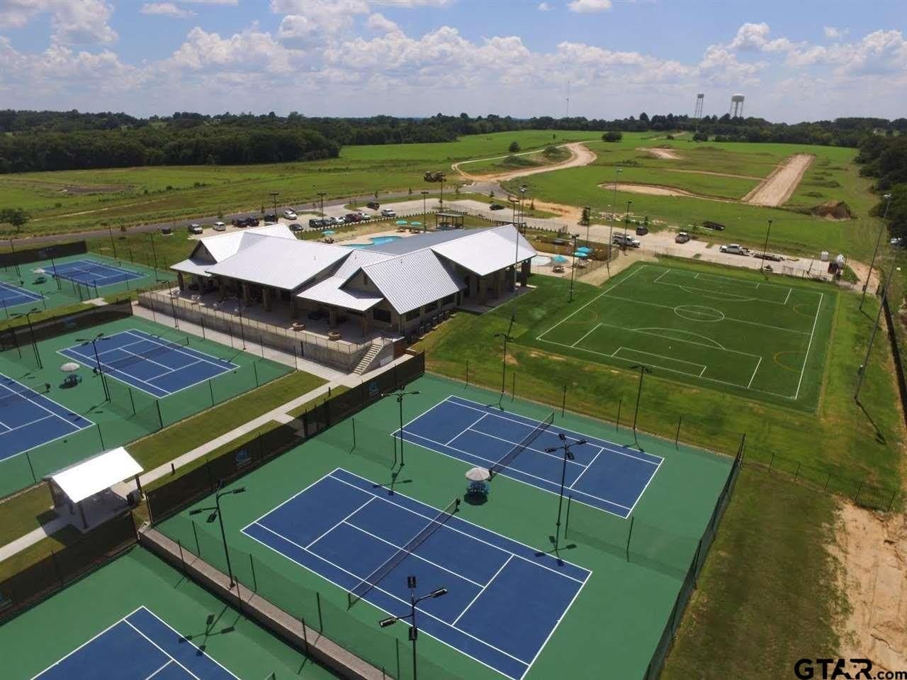 1.33 acres in Smith County gallery image 3