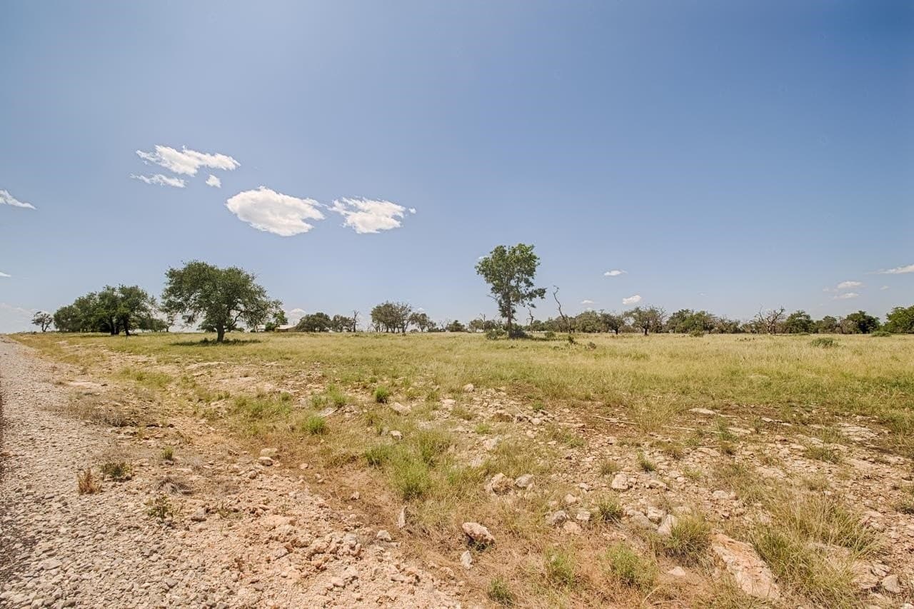 5.7 acres in Gillespie County