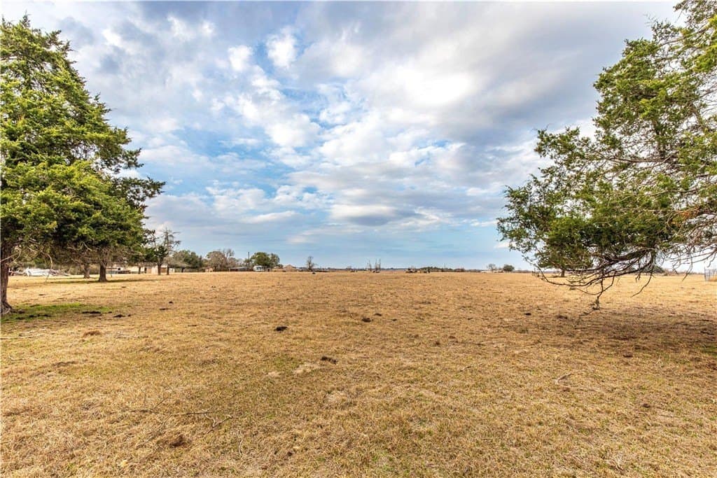 33.5 acres in AUSTIN County - photo 2