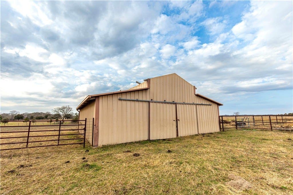 33.5 acres in AUSTIN County - photo 9