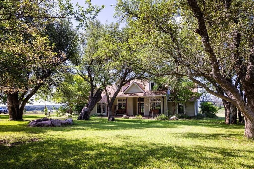 10 acres in Gillespie County