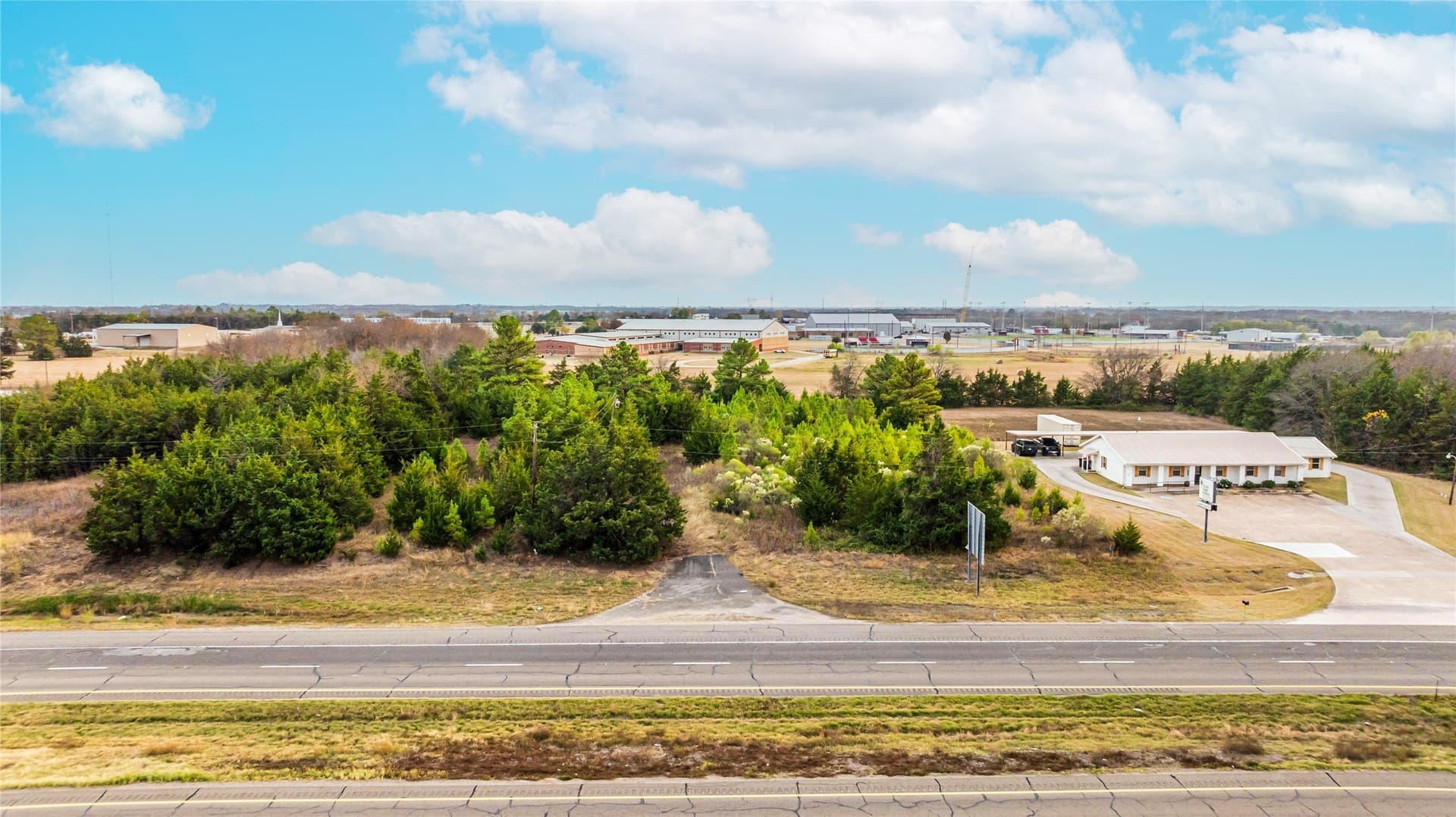 1.43 acres in Lamar County gallery image 3