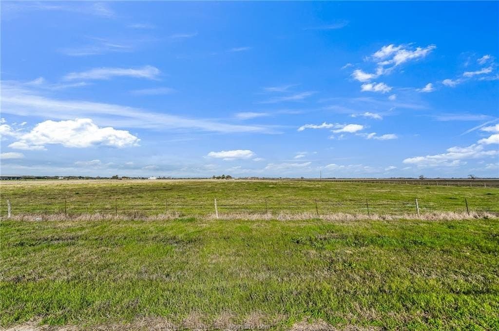 2.74 acres in Burleson County