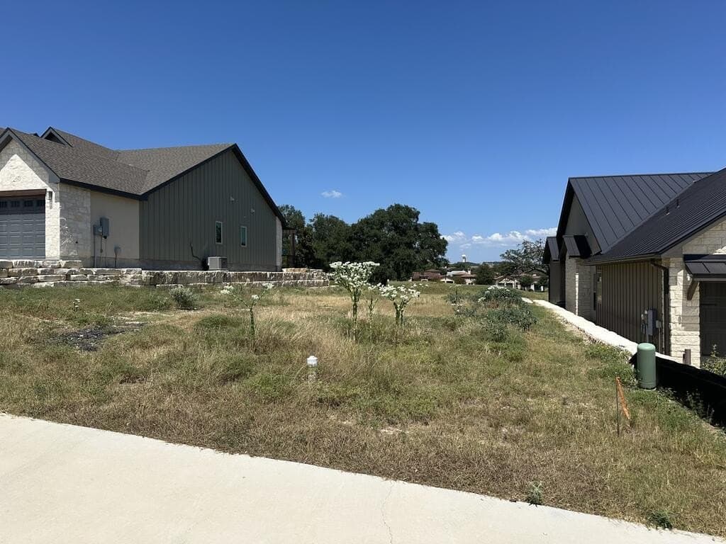 0.18 acres in Kerr County - photo 3