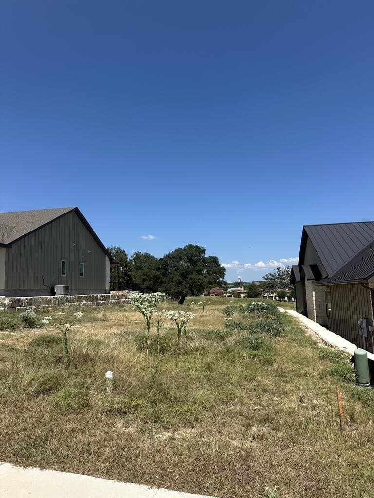 0.18 acres in Kerr County - photo 4