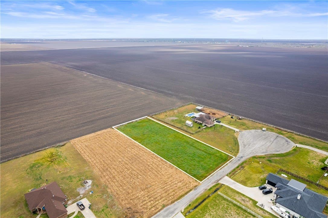 1.01 acres in Nueces County gallery image 4