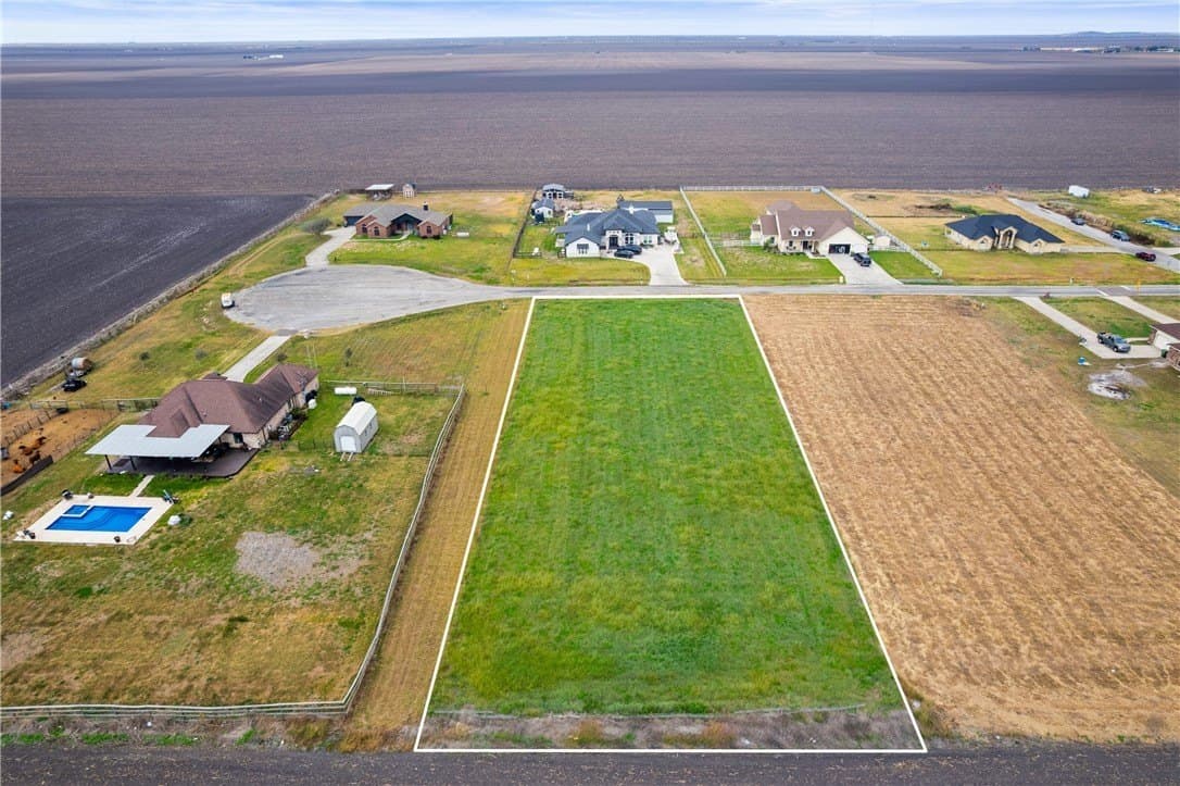 1.01 acres in Nueces County