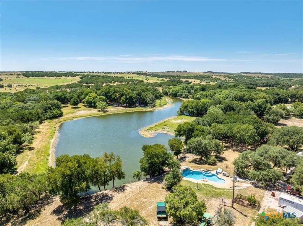 366.47 acres in Burnet County - photo 2