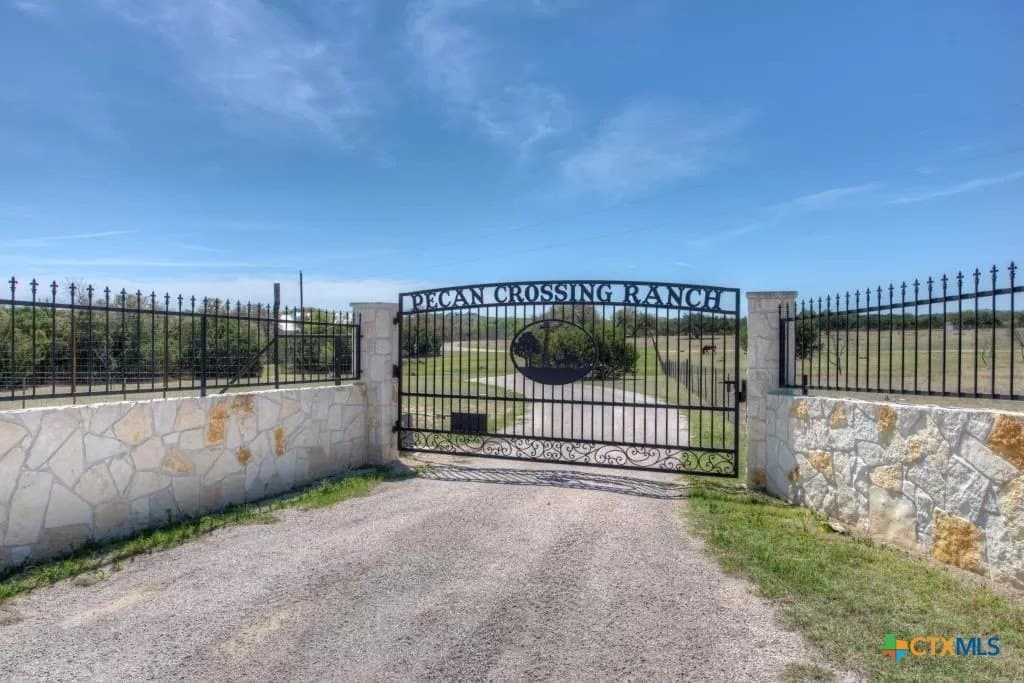 366.47 acres in Burnet County gallery image 3