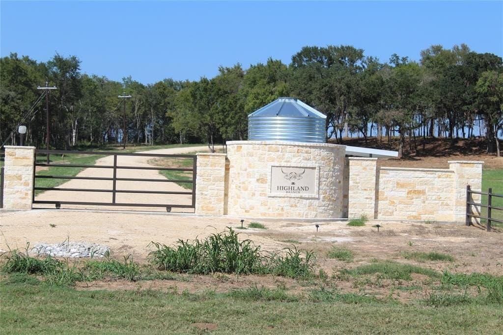3.45 acres in Milam County