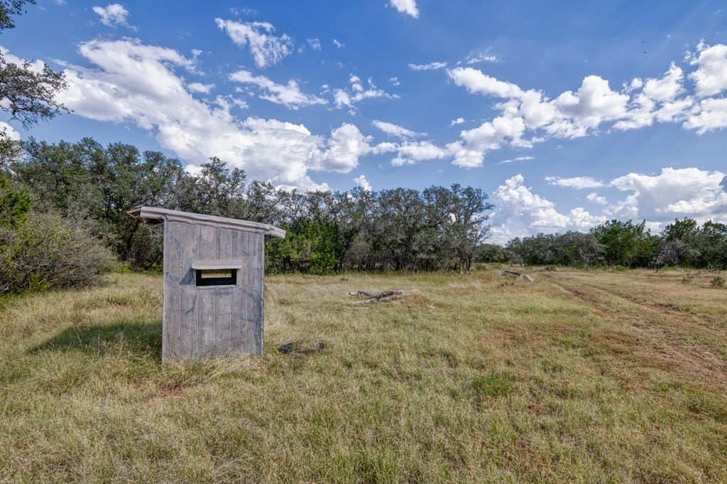 35.71 acres in Edwards County gallery image 2