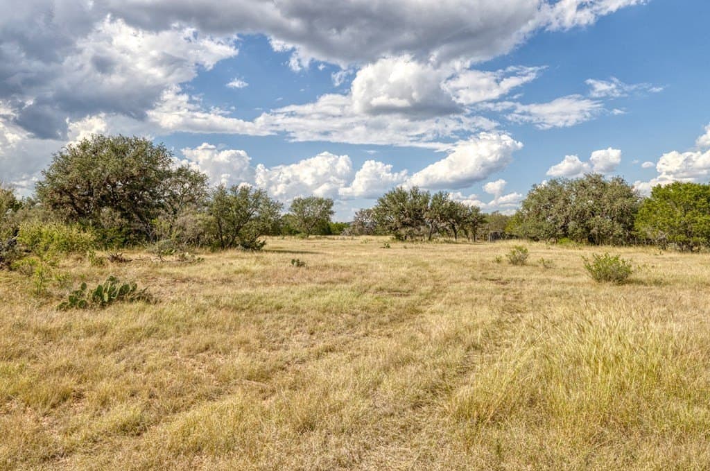 35.71 acres in Edwards County - photo 7