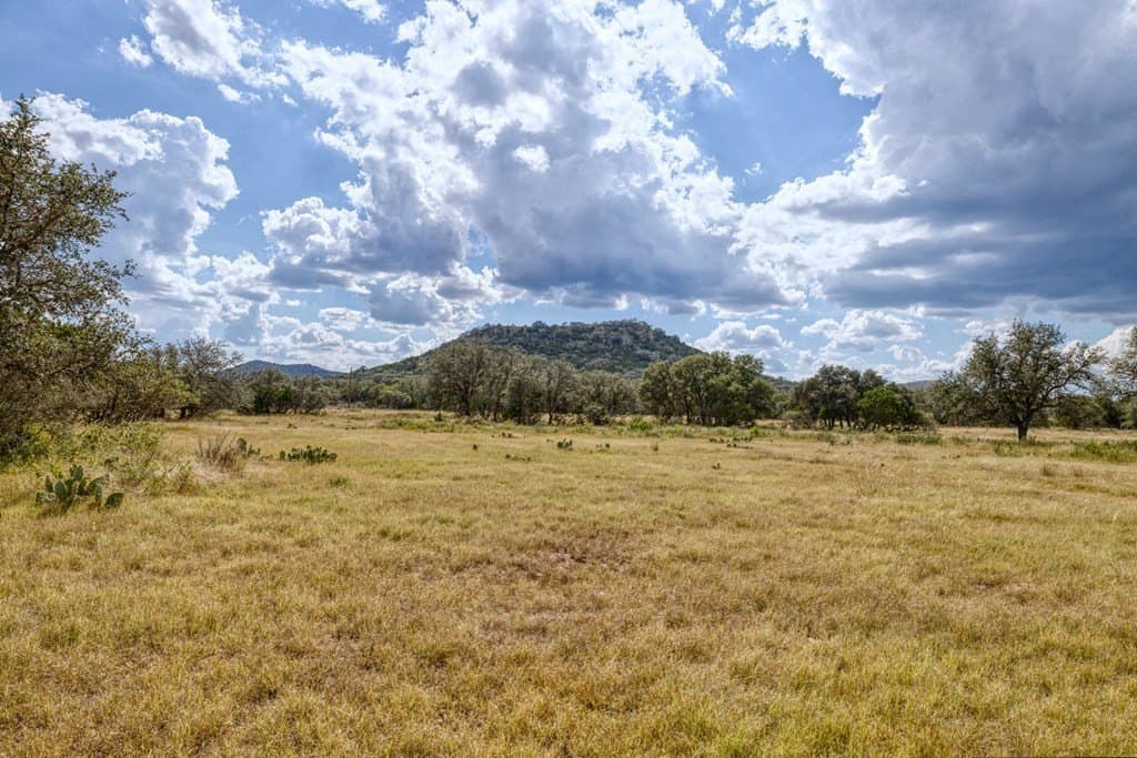 35.71 acres in Edwards County - photo 8