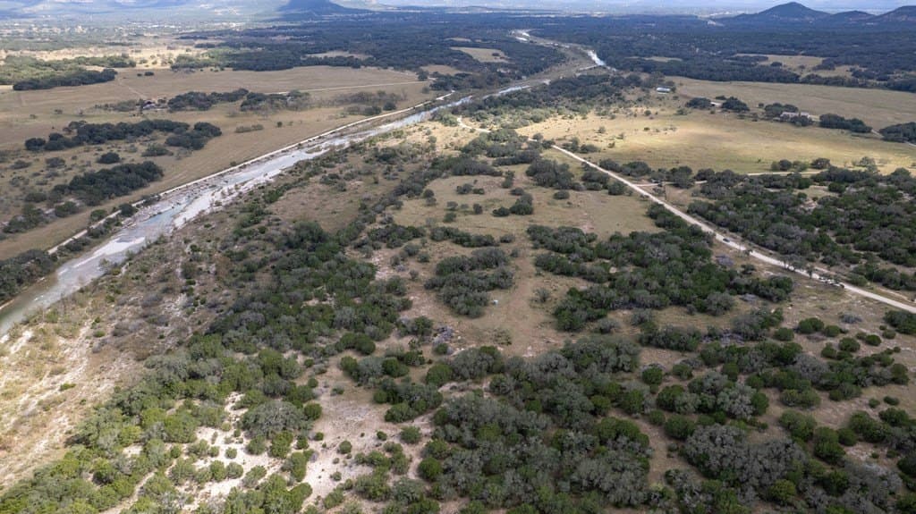 35.71 acres in Edwards County - photo 23