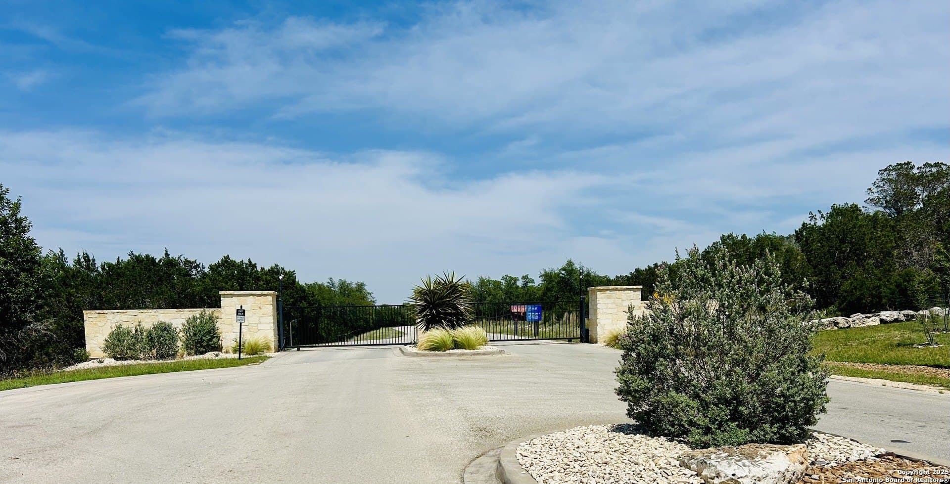 1.06 acres in Comal County gallery image 2