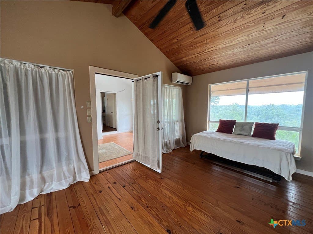 20 acres in Guadalupe County - photo 42