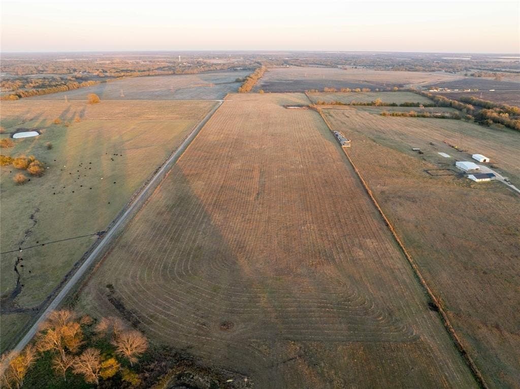 1.25 acres in Lamar County