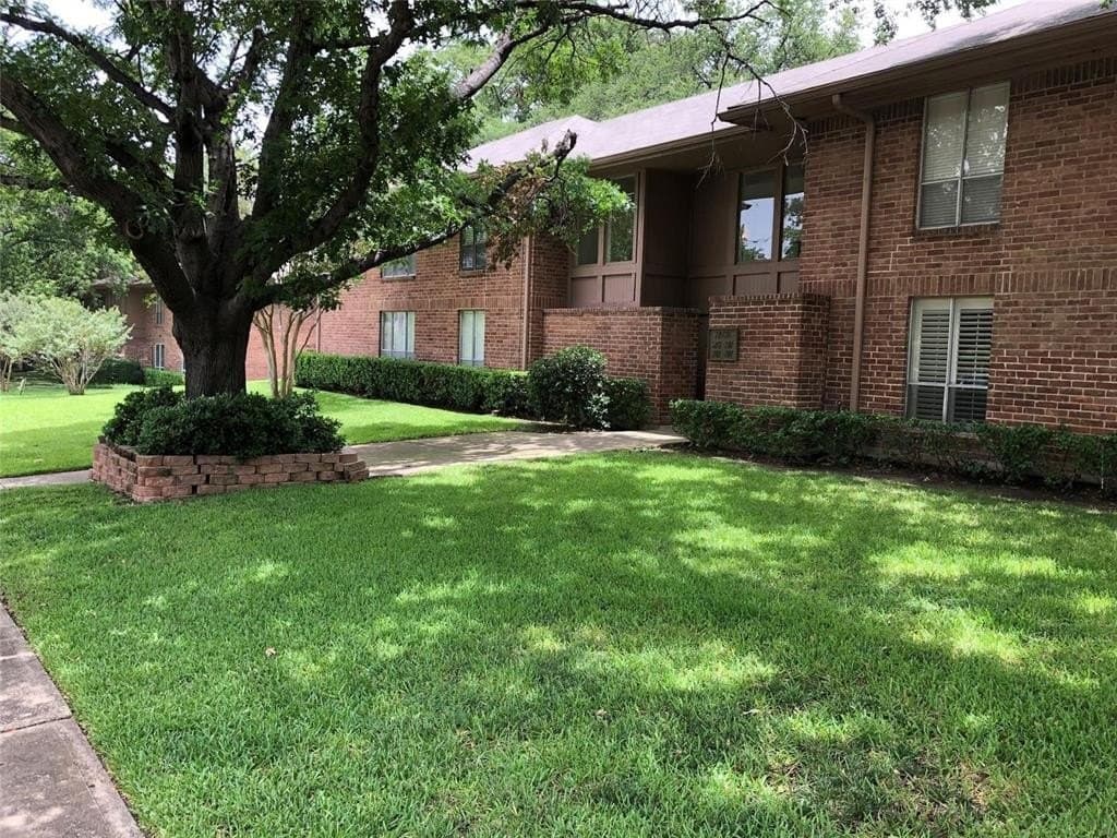 10.4 acres in Dallas County gallery image 2