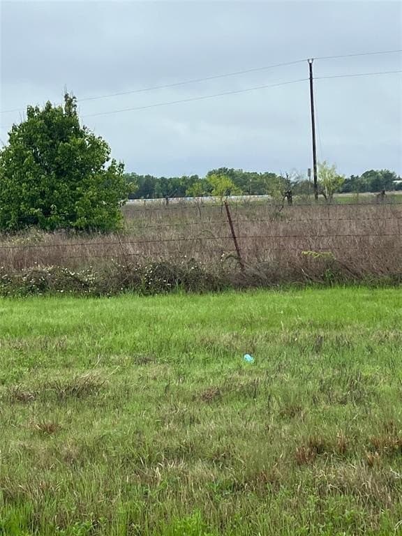 10.23 acres in Navarro County
