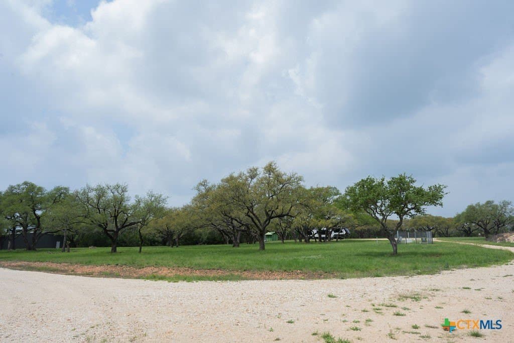 21 acres in Comal County - photo 15