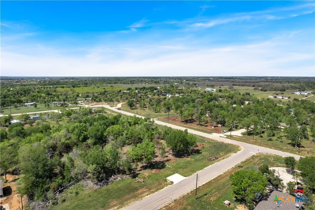1.41 acres in Bastrop County gallery image 3
