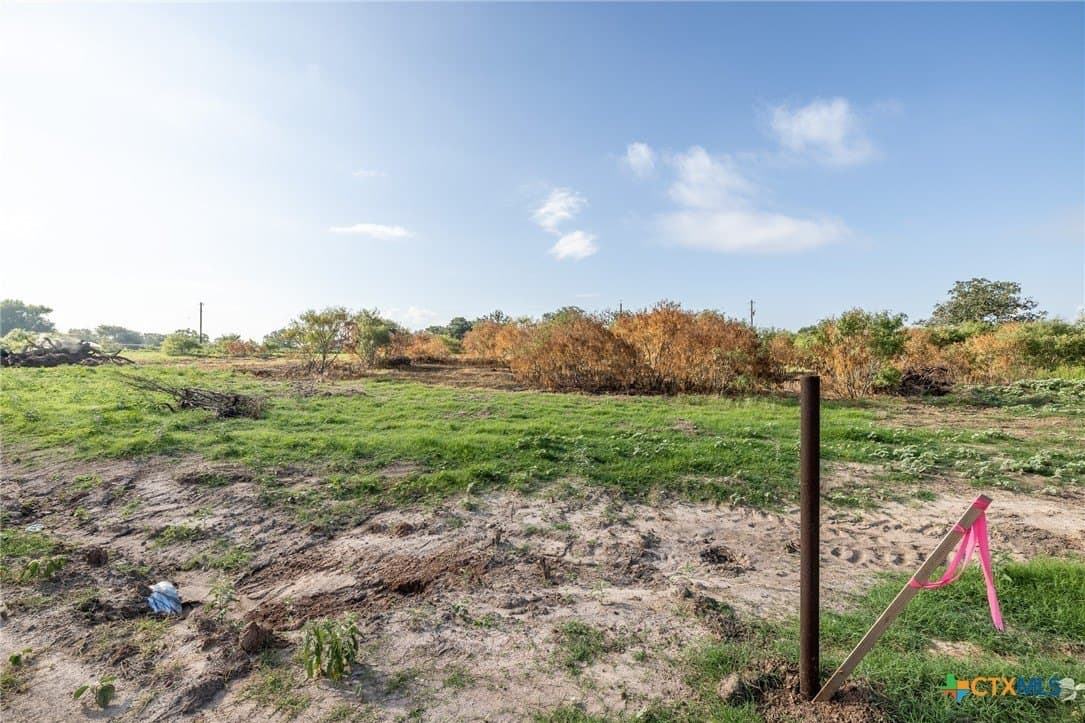 1.63 acres in Gonzales County - photo 12