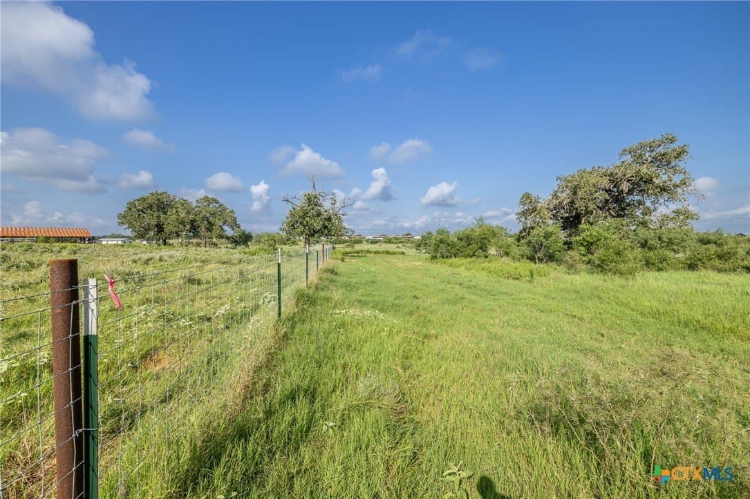 1.63 acres in Gonzales County - photo 6