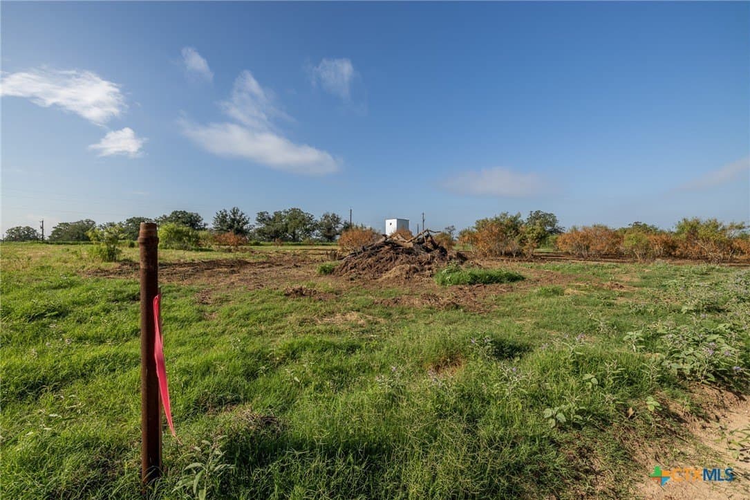 1.63 acres in Gonzales County - photo 14