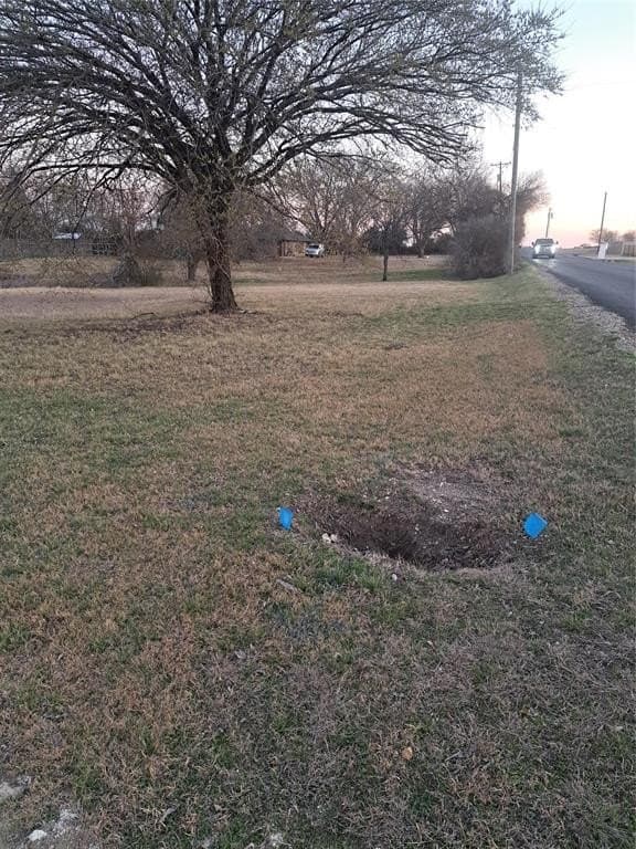 0.8 acres in Ellis County gallery image 3