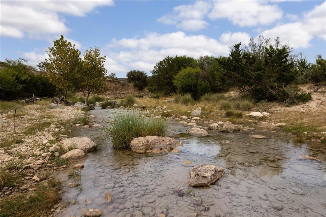 0 acres in Real County - photo 25
