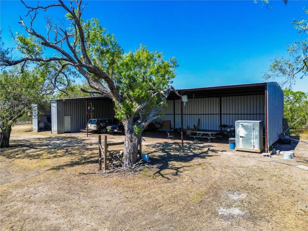 1,919 acres in Atascosa County - photo 9
