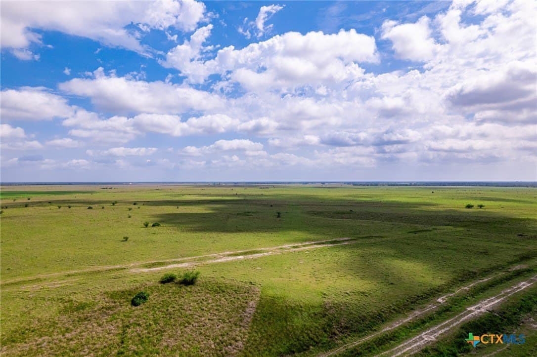 183.75 acres in Victoria County