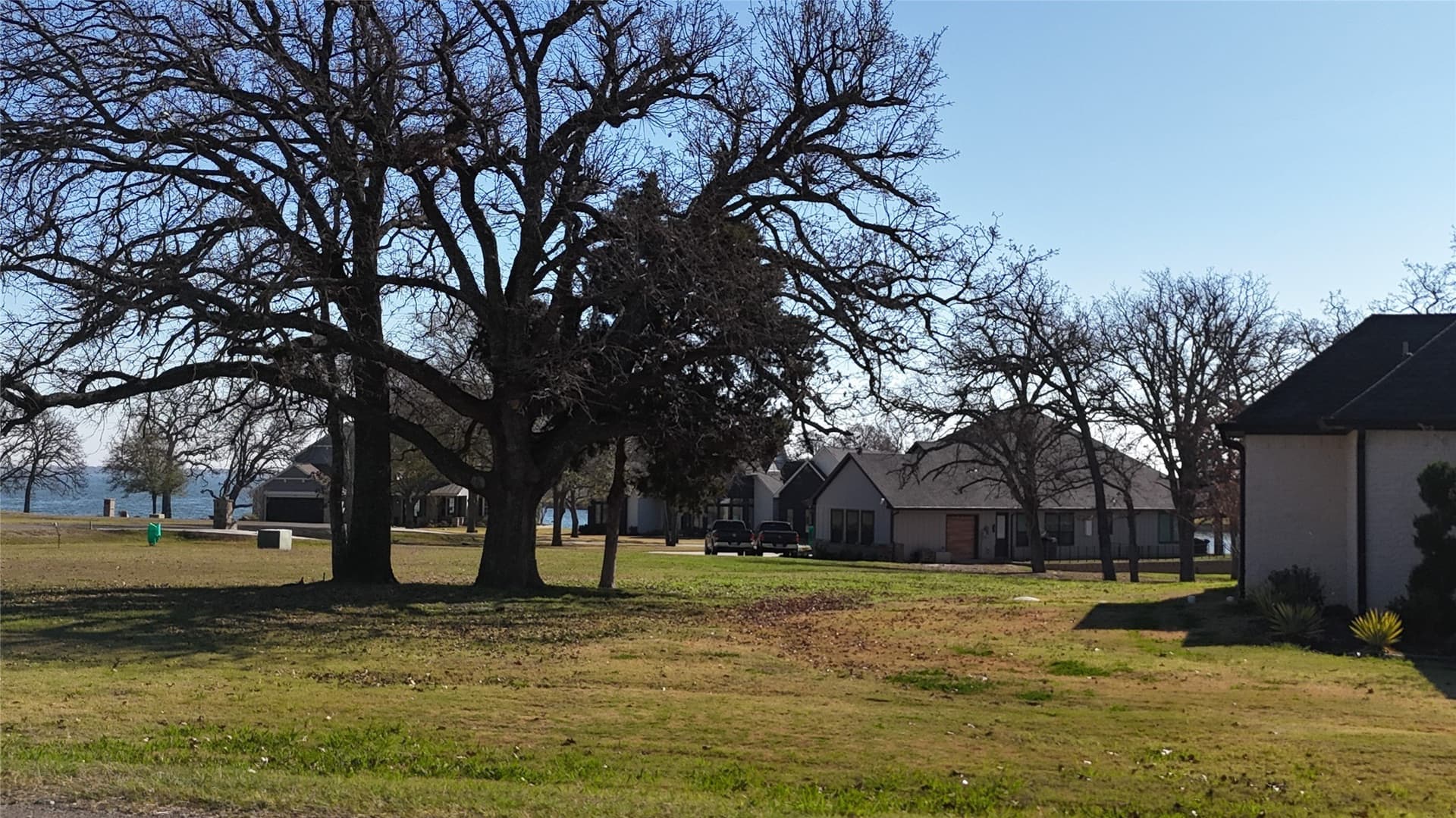 0.65 acres in Navarro County - photo 25