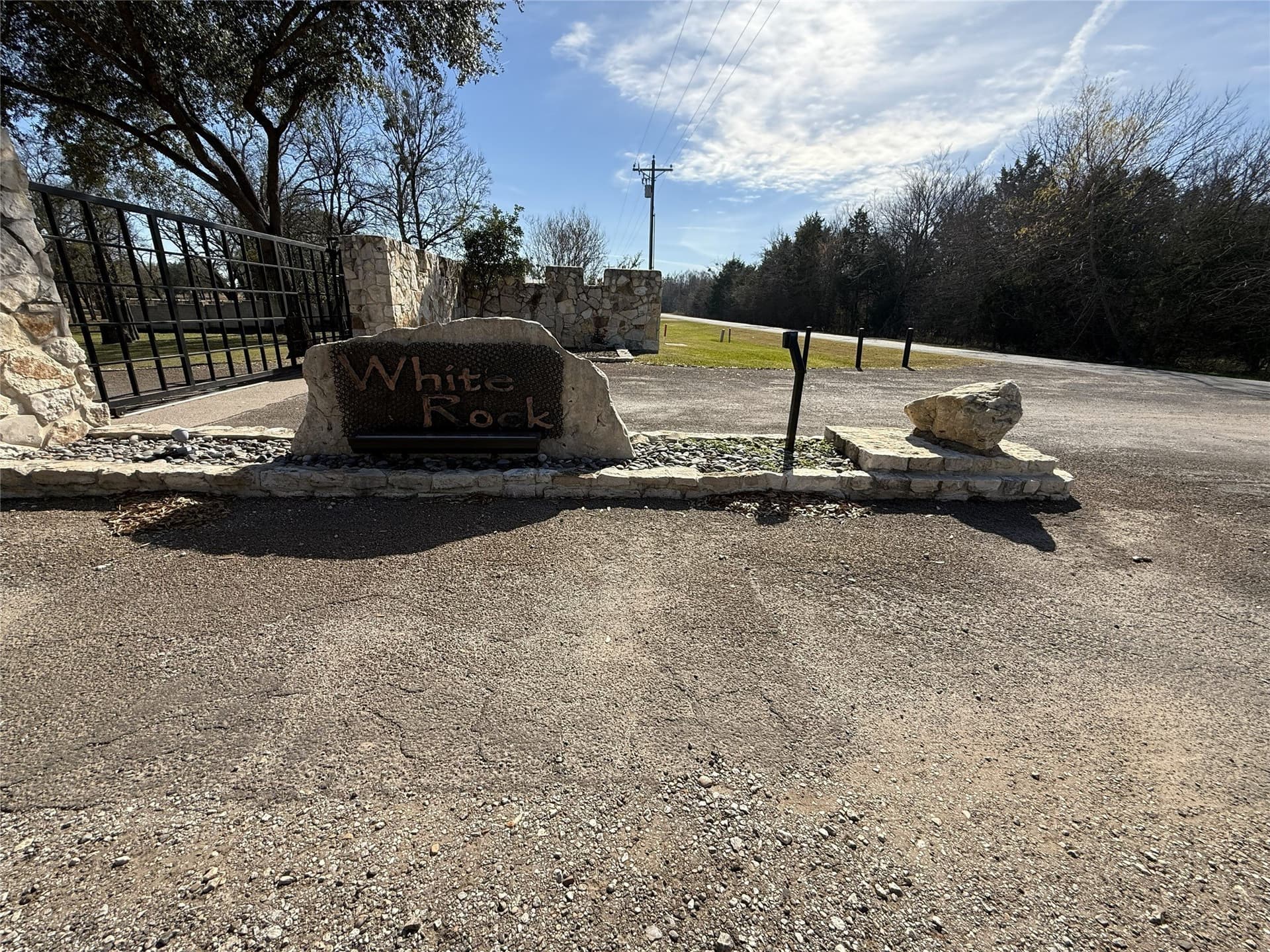 0.65 acres in Navarro County - photo 36