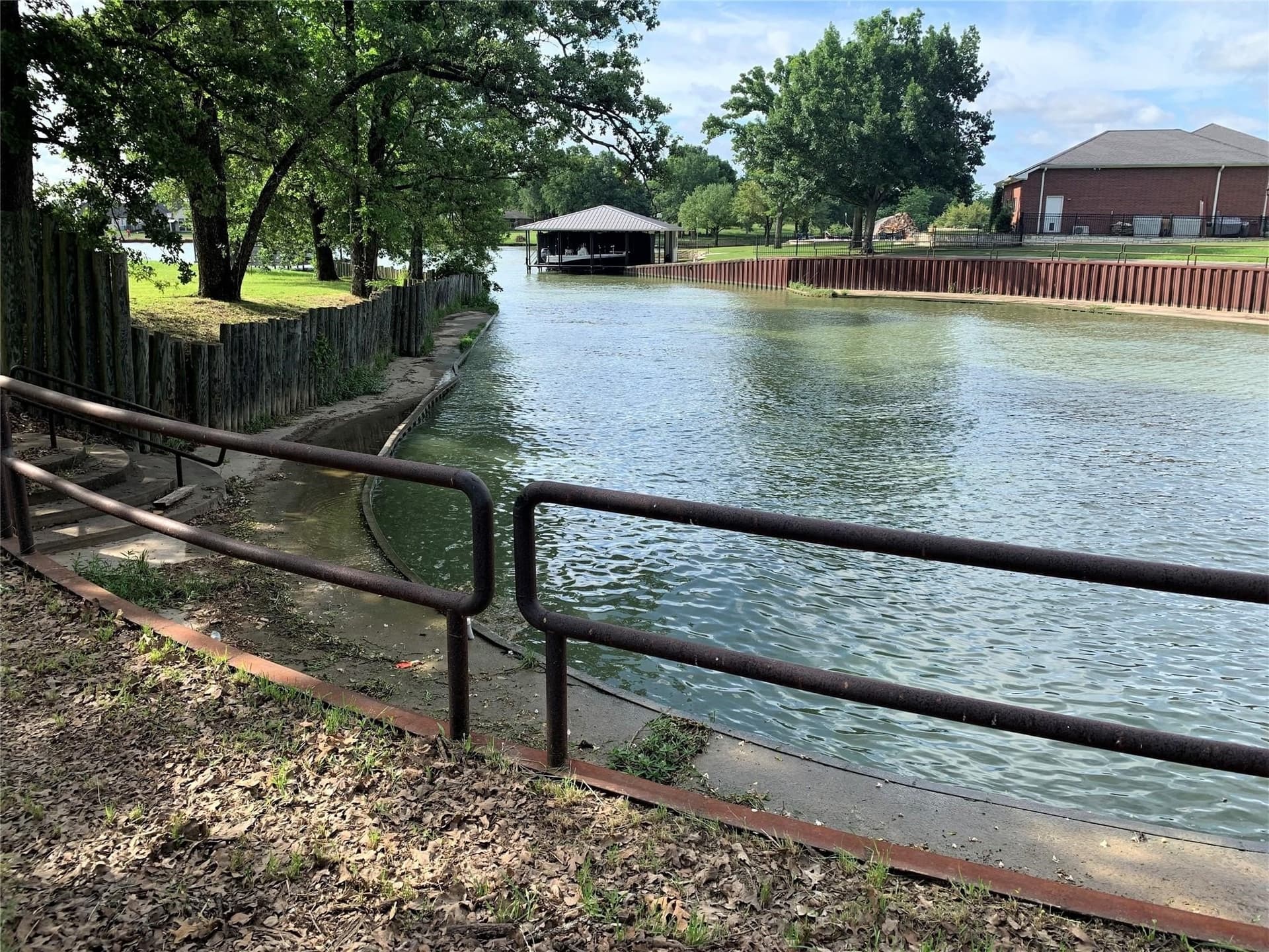 0.65 acres in Navarro County